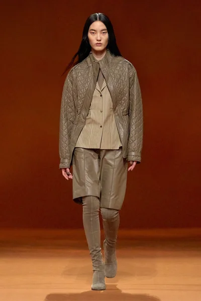 Look 37